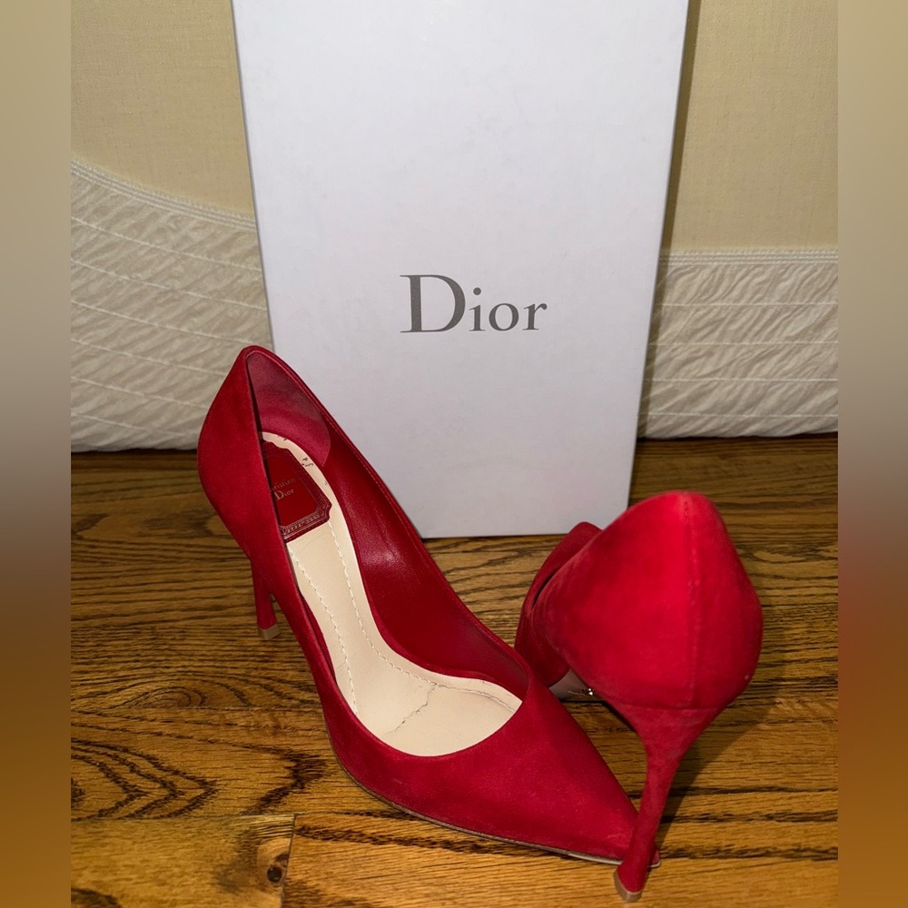 CHRISTIAN DIOR RED SUEDE PUMPS